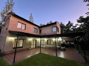 Casa · 250m² · 5 Ambientes · ¡En Venta! Casa en Funes (Santa Fe), G 18 Financiacion