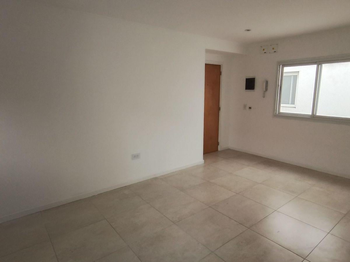 Depto 2 amb, 42m² en Av. Independencia — San José