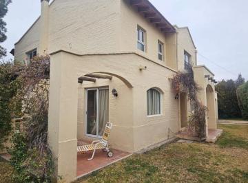 Casa de 6 ambientes, Chacras de Coria · Venta de Casa. Barrio Privado Las Candelas I. Luján. Chacras de Coria.