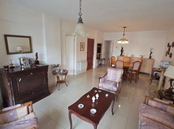 Departamento de 3 ambientes, Mar del Plata · En Venta Semipiso de 3 Ambientes Al Frente con Cochera. Chauvin