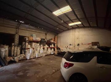 Bodega-Galpón · 262m² · En Venta - Galpón Don Doble Ingreso - Barrio Azcuenaga