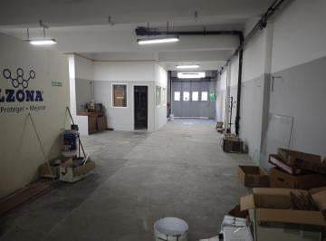 Depósito · 298m² · 6 Ambientes · 2 Cocheras · Depósito en Coghlan