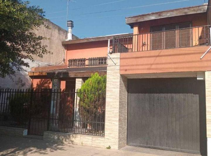 Casa · 115m² · 3 Ambientes · 1 Cochera