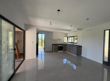 Casa · 87m² · 3 Ambientes · 2 Cocheras · Casa en Venta Dos Dorm., Pileta, Cochera, Barrio Las Tardes - Roldan