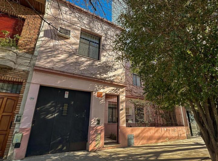Casa · 220m² · 4 Ambientes · 1 Cochera