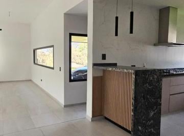Casa · 225m² · 5 Ambientes · 4 Cocheras · Casa en Nueva Cordoba