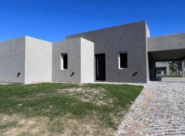 Casa de 4 ambientes, Ezeiza · Venta Excelente Casa a Estrenar Barrio San Simón, Canning