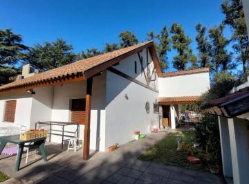 Casa de 4 ambientes, Ituzaingó · Chalet de 4 Ambientes en Venta, Villa Udaondo.