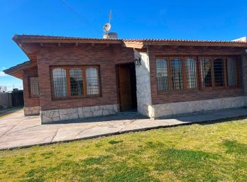 Casa · 140m² · 5 Ambientes · 1 Cochera · Venta de Casa Maipu Apta Credito Hipotecario