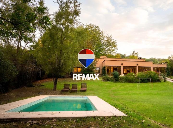 Casa · 274m² · 5 Ambientes · 1 Cochera