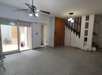 PH · 85m² · 3 Ambientes · PH en Venta Montecastro 3 Amb con Patio y Terraza