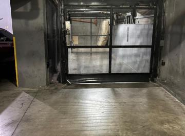 Garage , Almagro · Cochera Fija y Cubierta