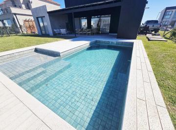 Casa · 180m² · 5 Ambientes · 4 Cocheras · Venta Casa 5 Ambientes en Riberas, Puertos