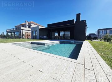 Casa · 180m² · 5 Ambientes · 4 Cocheras · Venta Casa 5 Ambientes en Riberas, Puertos