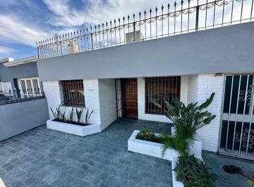 Casa de 4 ambientes, Córdoba · Casa en Venta | Barrio Rosedal | 3 Dorm. | Garage | Patio