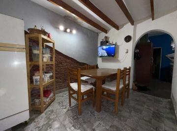 PH · 47m² · 3 Ambientes · 1 Cochera · PH en Venta con Cochera - Lanús Este