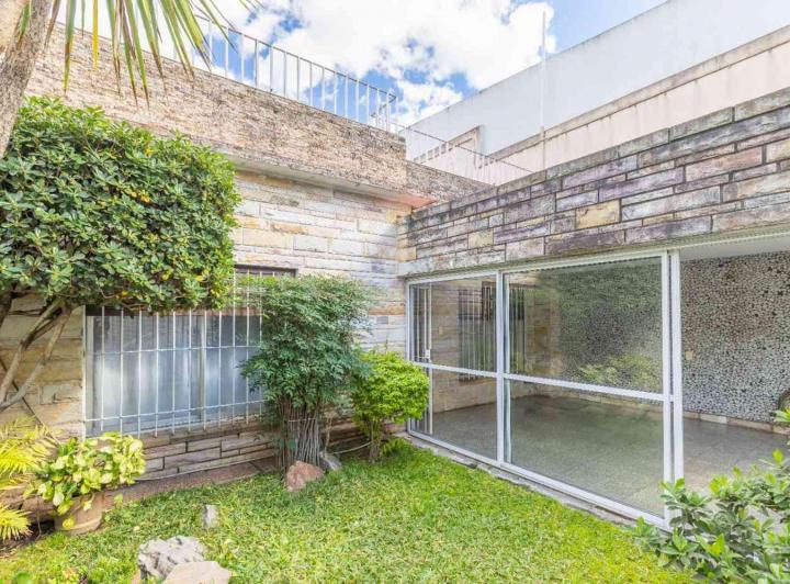 Casa · 131m² · 4 Ambientes · 1 Cochera