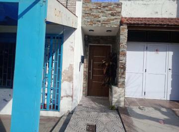 Casa · 84m² · 4 Ambientes · Casa de 3 Dorm. en Zona 5 Esquinas, Paraná