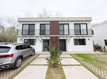 Departamento · 140m² · 4 Ambientes · 2 Cocheras · Townhouse de 4 Ambientes en Alquiler a Estrenar