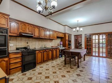 Casa · 204m² · 4 Ambientes · 2 Cocheras · Venta Casa 4 Amb San Andrés Patio Cocheras Ap Cred