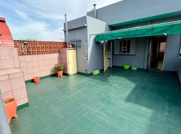 PH · 77m² · 3 Ambientes · Venta PH de 3 Ambs. Fdo Libre. Apto Cred. Lanús O.