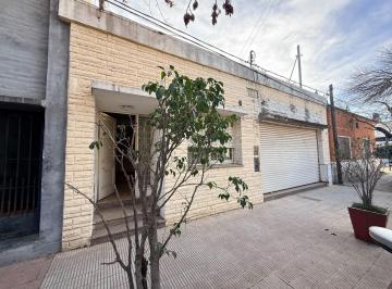 Local comercial · 335m² · 2 Dormitorios · Casa con Local Comercial Al Frente en Alto Alberdi