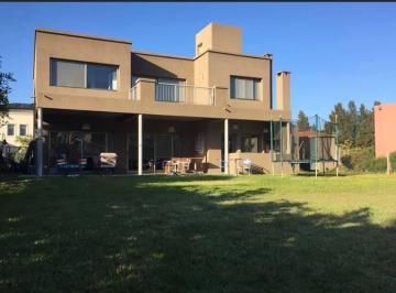Casa · 193m² · 4 Ambientes · 3 Cocheras · Casa en La Laguna Rincón de Milberg