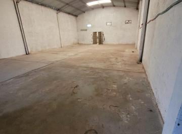 Bodega-Galpón · 250m² · 3 Ambientes · Galpón en Villa Dolores Alquiler Barrio San Martin a 1 Cuadra y Media de La Av Belgrano