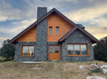 Casa de 5 ambientes, Villa General Belgrano · ¡Oportunidad Única en Champaquí Golf! Casa Estilo Patagónico a Terminar