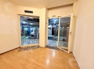 Local comercial · 22m² · 2 Ambientes · Alquiler Local Comercial en Galería Flores Center