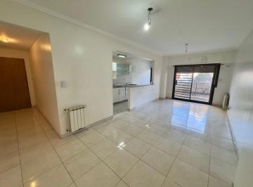 Departamento de 2 ambientes, Avellaneda · Departamento 2 Ambientes de Categoría en Venta, Avellaneda Centro - Seguridad 24 Hs y Piscina.