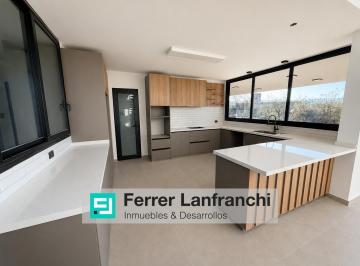 Casa · 389m² · 10 Ambientes · 2 Cocheras · Casa en Estancia El Terrón