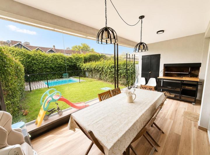Casa · 123m² · 5 Ambientes · 2 Cocheras
