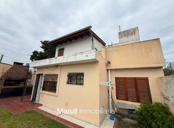 Casa · 250m² · 6 Ambientes · 3 Cocheras