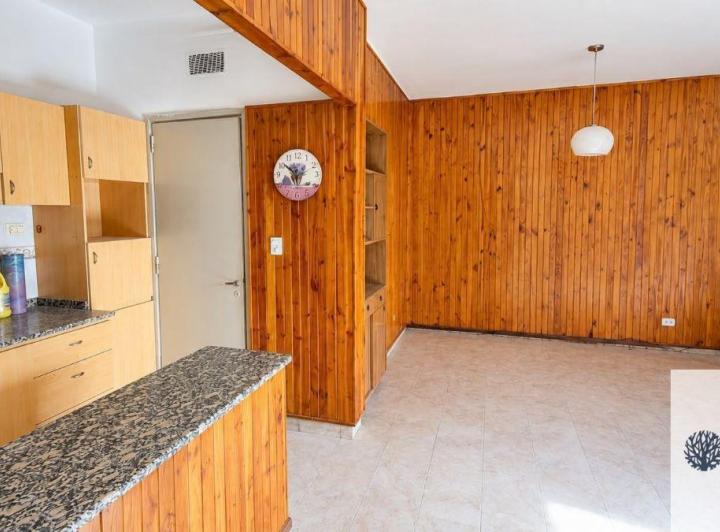 Casa · 70m² · 5 Ambientes · 1 Cochera