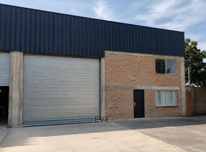 Local comercial · 208m² · 10 Cocheras