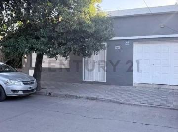 Casa · 158m² · 5 Ambientes · 1 Cochera · Propiedad con Renta Asegurada: Casa + Depto Independiente – B° Altamira, Zona Sur