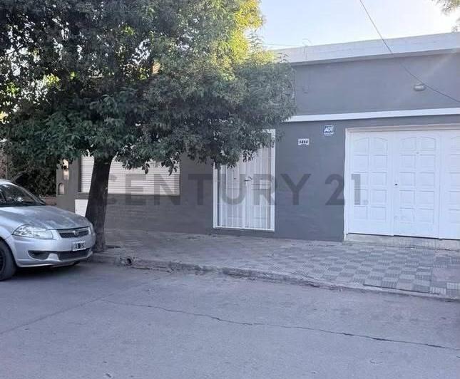 Casa · 158m² · 5 Ambientes · 1 Cochera