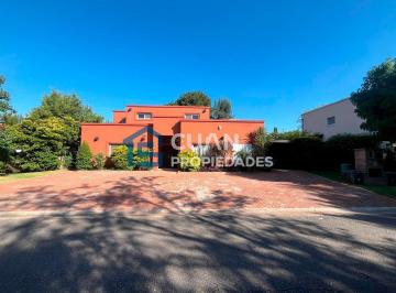 Casa · 170m² · 4 Ambientes · 5 Cocheras · La Herradura Pilar Casa en Venta - Cuan Propiedades