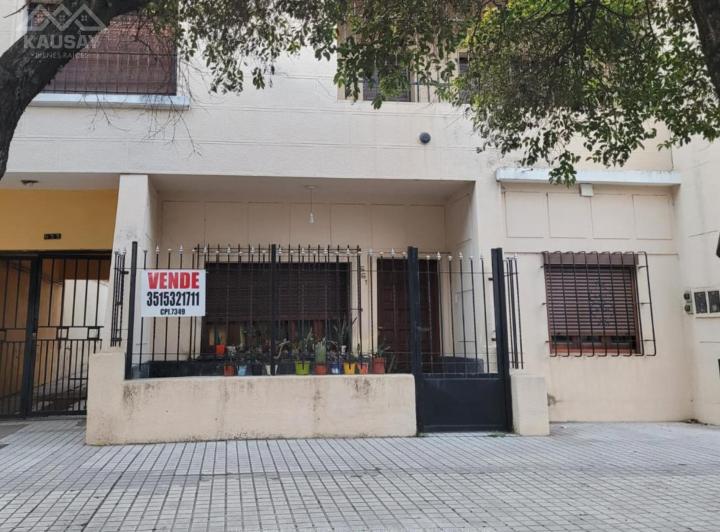 Casa · 240m² · 5 Ambientes