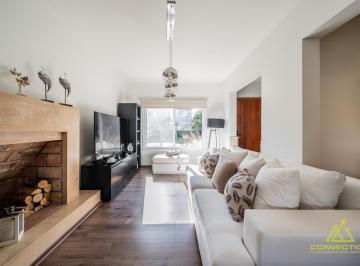 Casa · 134m² · 4 Ambientes · 1 Cochera · Casa 4 Ambientes con Pileta - Barrio Los Robles, La Cañada de Pilar