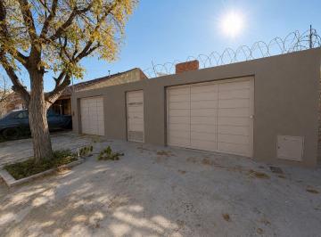 Casa · 102m² · 4 Ambientes · 2 Cocheras · Venta Casa Barrio Los Olmos