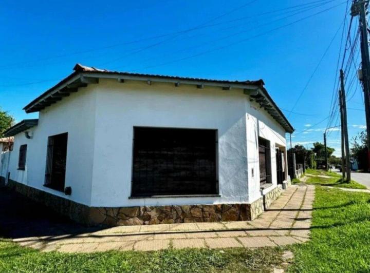 Casa · 140m² · 4 Ambientes · 2 Cocheras