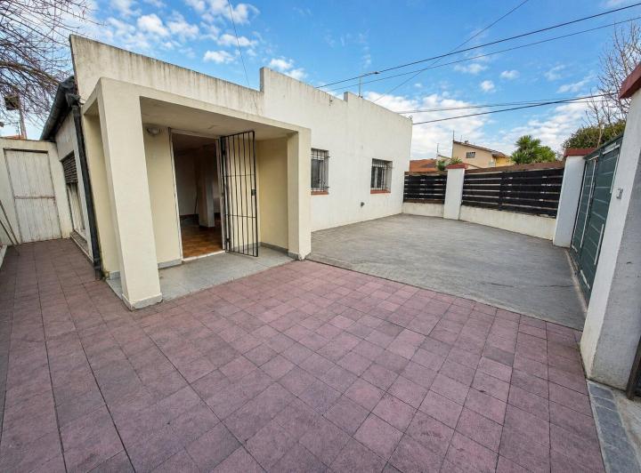 Casa · 92m² · 3 Ambientes · 2 Cocheras