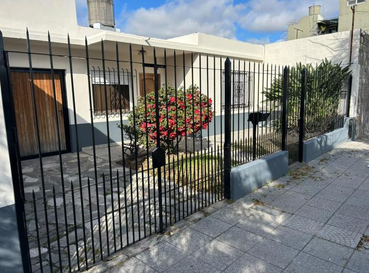 Casa · 80m² · 3 Ambientes · 1 Cochera