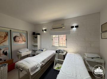 Local comercial · 225m² · 7 Ambientes · Local Bernal Centro Alquiler Salud Estetica 7 Ambientes Jardin Vestidor Belgrano Luminoso
