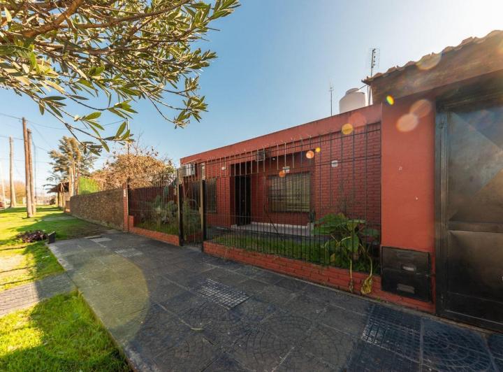 Casa · 141m² · 5 Ambientes · 2 Cocheras