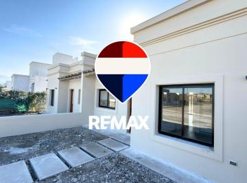 Casa · 85m² · 3 Ambientes · 2 Cocheras · Casa Venta Eko Distrito Cerrillos 2 Dorm