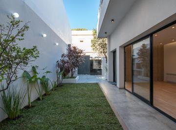 Casa · 125m² · 4 Ambientes · 1 Cochera · Casa 4 Ambientes Venta Villa Gral. Mitre Jardín