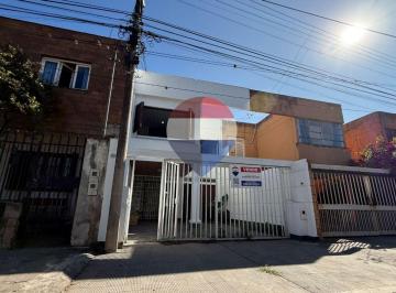 Casa · 270m² · 8 Ambientes · 1 Cochera · Venta Casa 5 Dorm. B° Centro